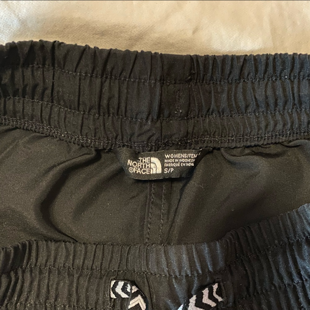 Small North Face Black Shorts - Picture 3 of 5